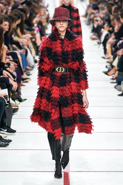Look 63